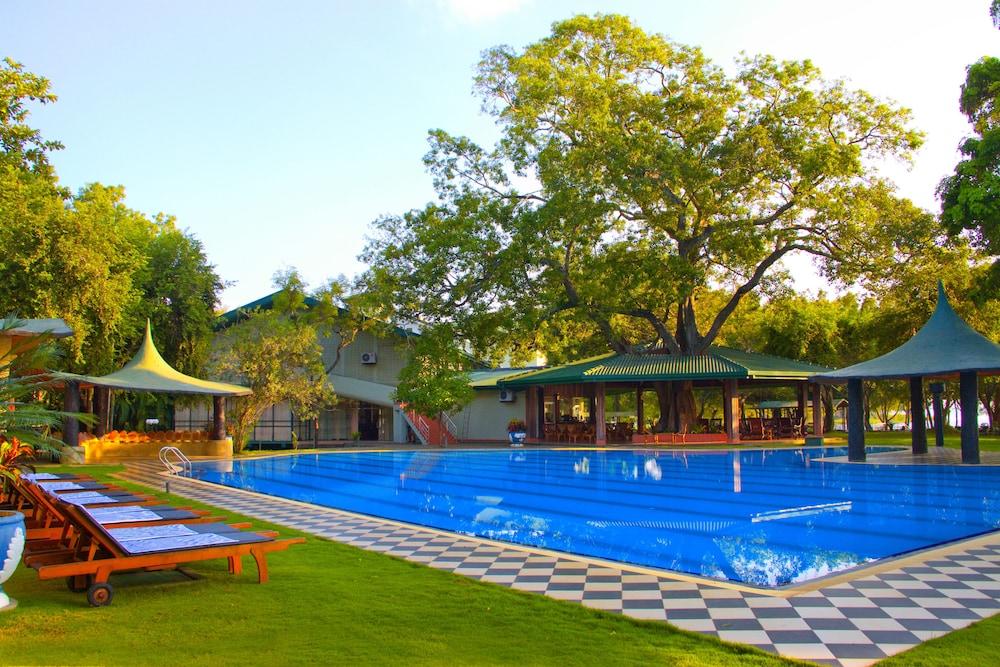 Hotel Sudu Araliya Polonnaruwa Exterior foto