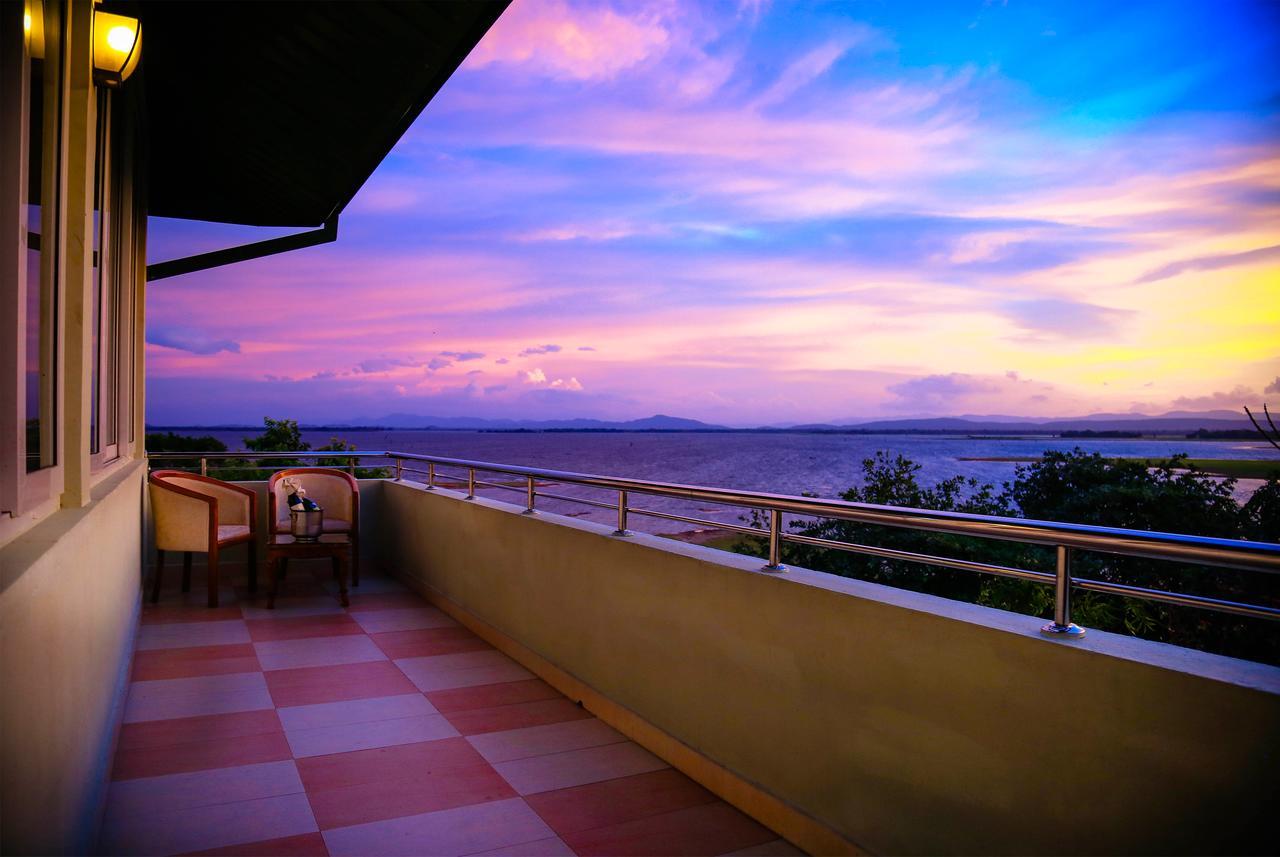 Hotel Sudu Araliya Polonnaruwa Exterior foto