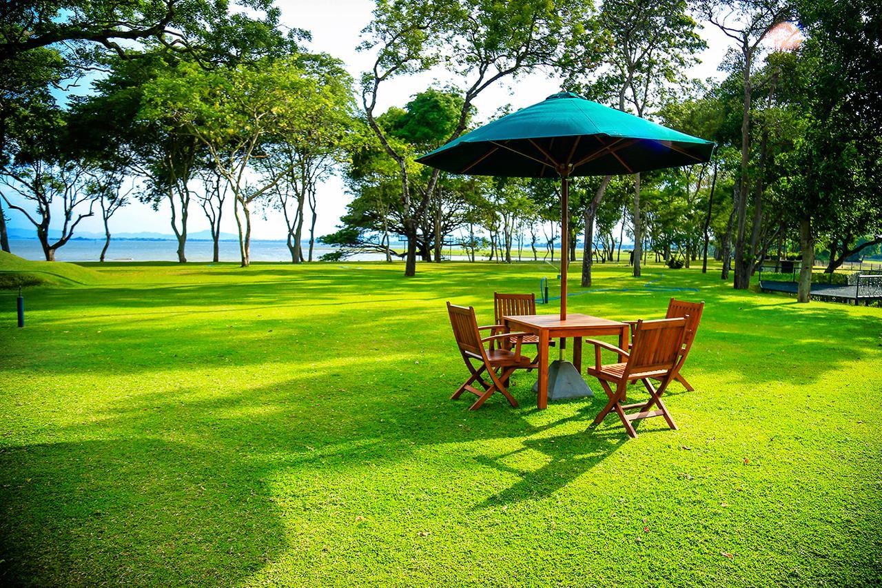 Hotel Sudu Araliya Polonnaruwa Exterior foto